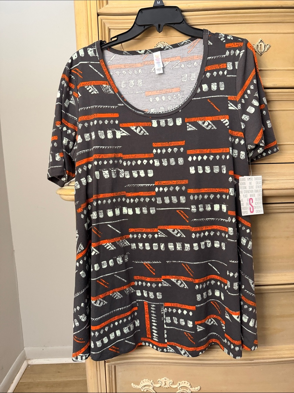 Lularoe short sleeve tee